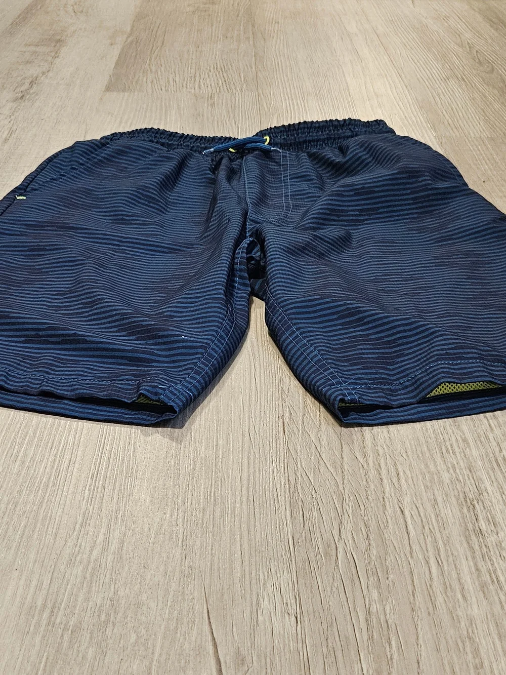 Eddie Bauer Kids Medium 10/12 Navy Striped Athletic Shorts